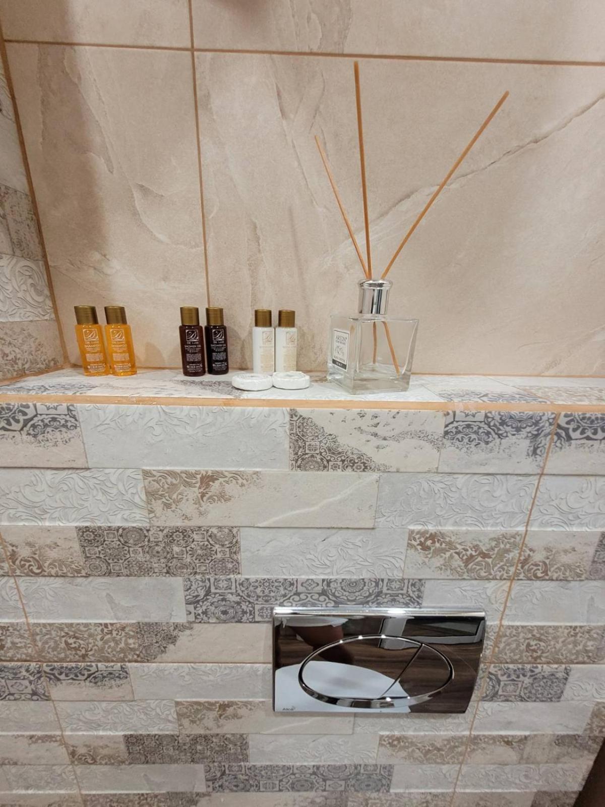 The House - Central Boutique Apartments Kyustendil Bagian luar foto