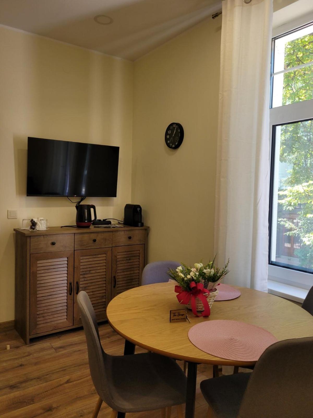 The House - Central Boutique Apartments Kyustendil Bagian luar foto