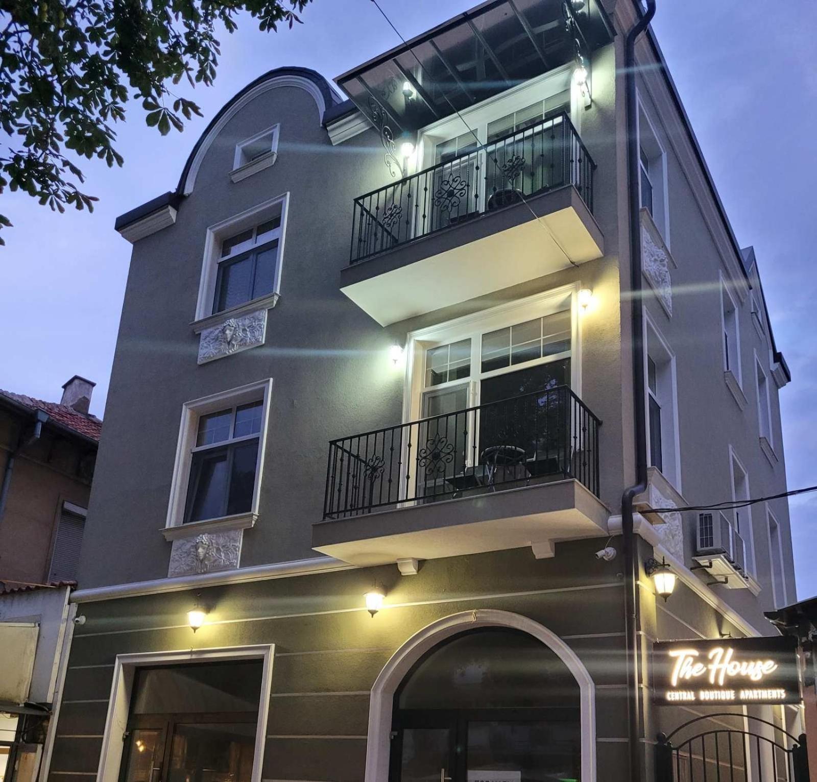 The House - Central Boutique Apartments Kyustendil Bagian luar foto