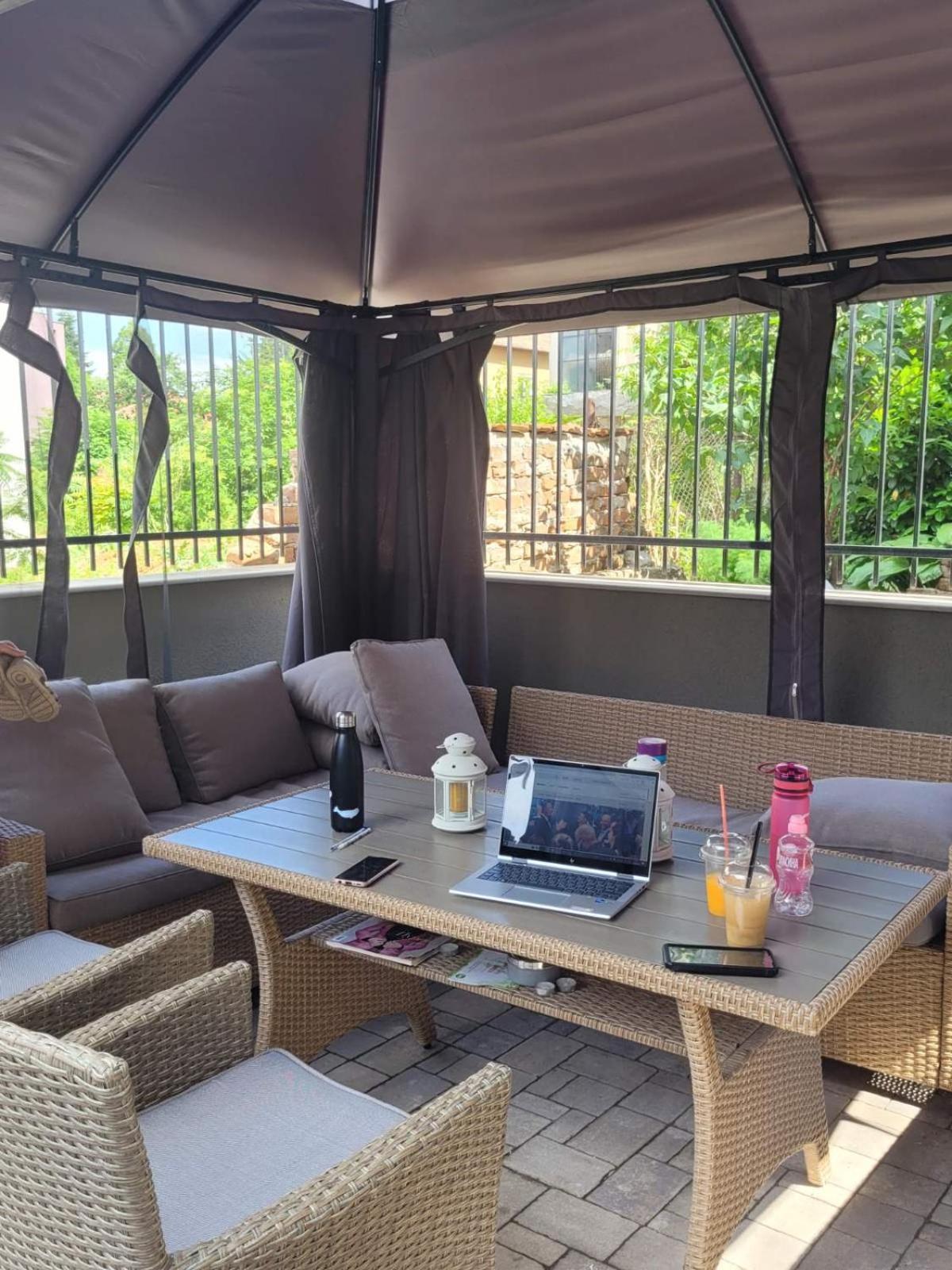 The House - Central Boutique Apartments Kyustendil Bagian luar foto