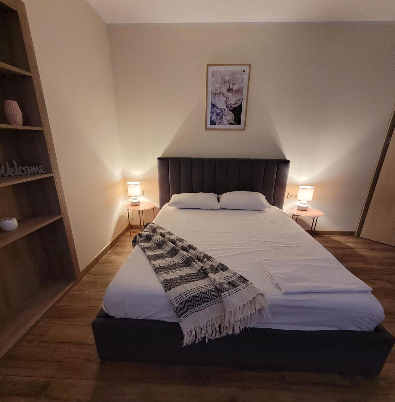 The House - Central Boutique Apartments Kyustendil Bagian luar foto