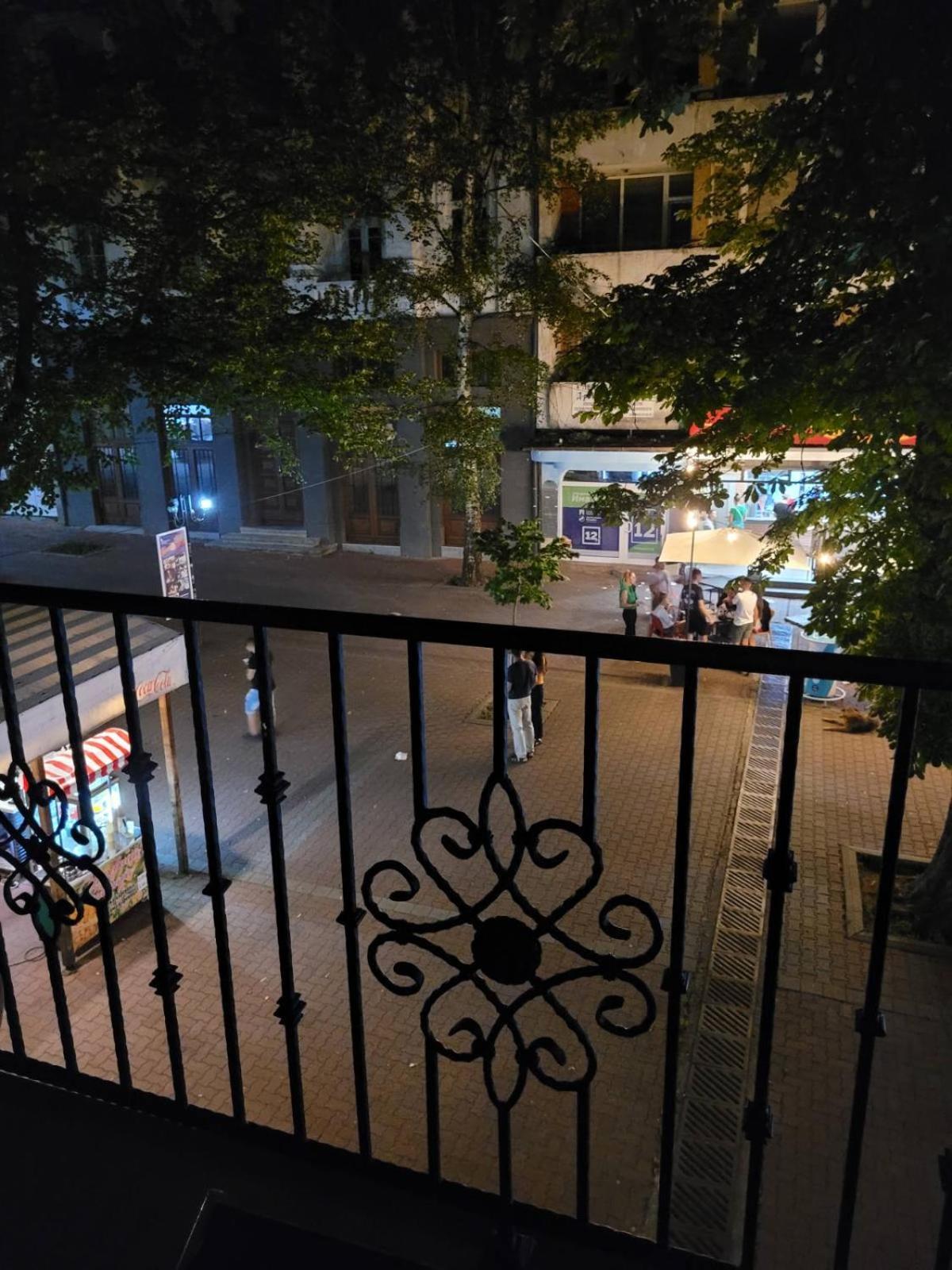 The House - Central Boutique Apartments Kyustendil Bagian luar foto