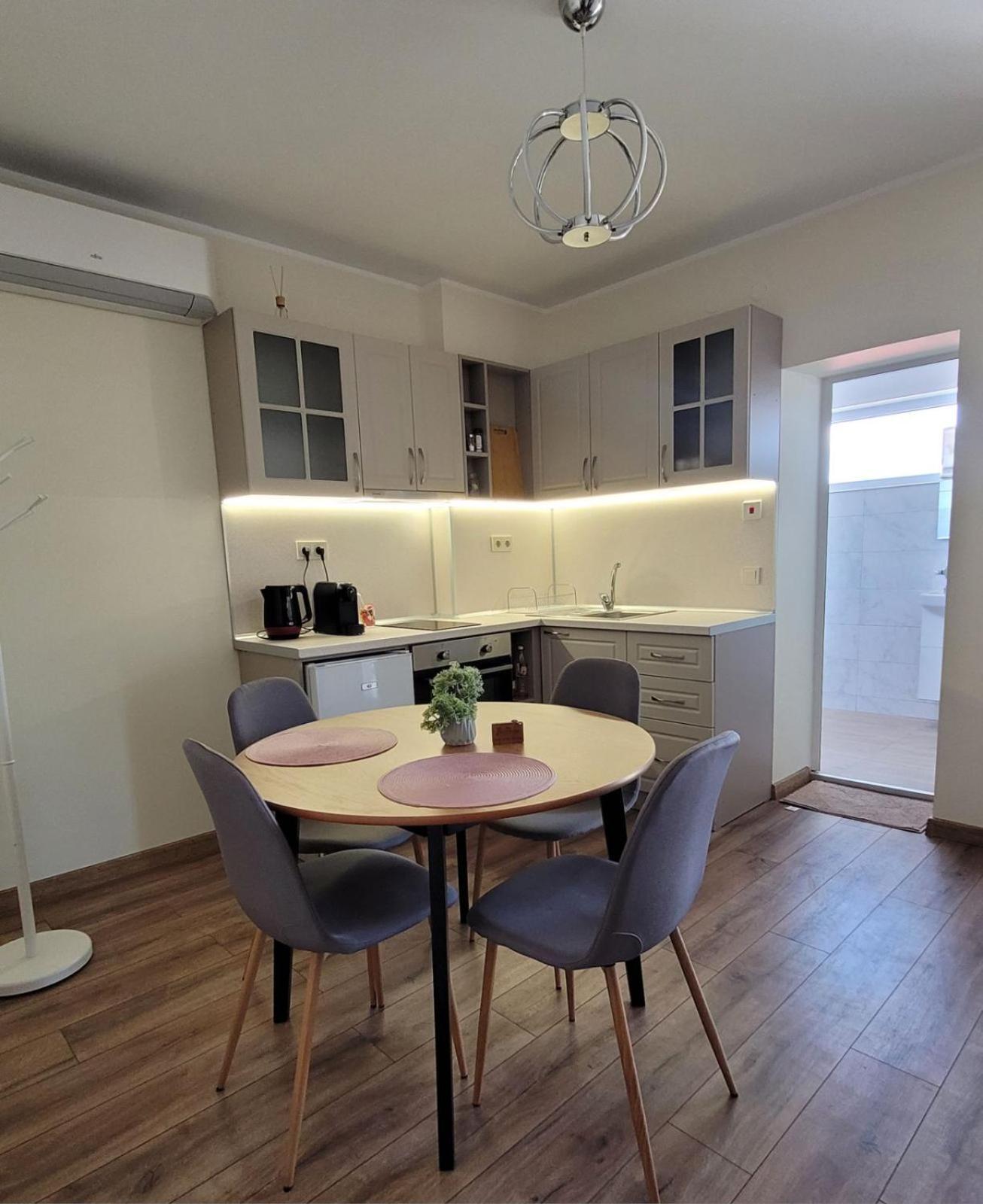 The House - Central Boutique Apartments Kyustendil Bagian luar foto