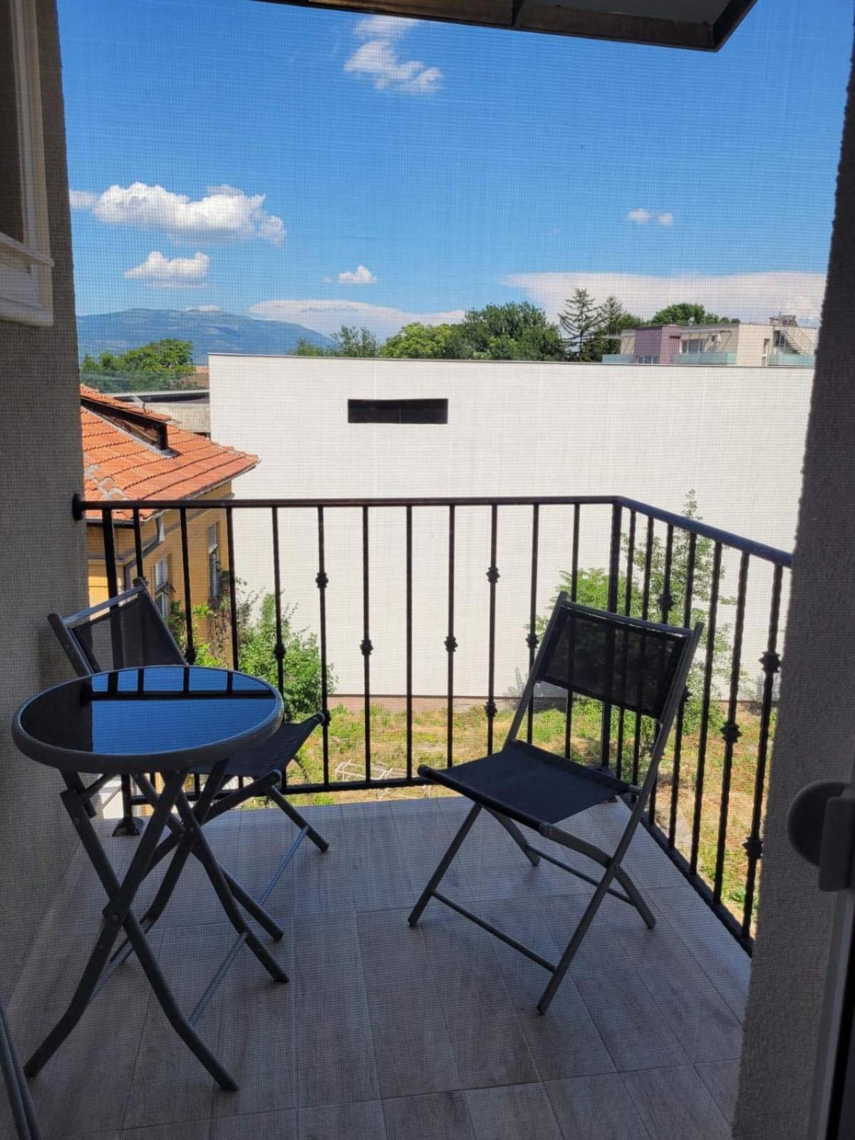 The House - Central Boutique Apartments Kyustendil Bagian luar foto